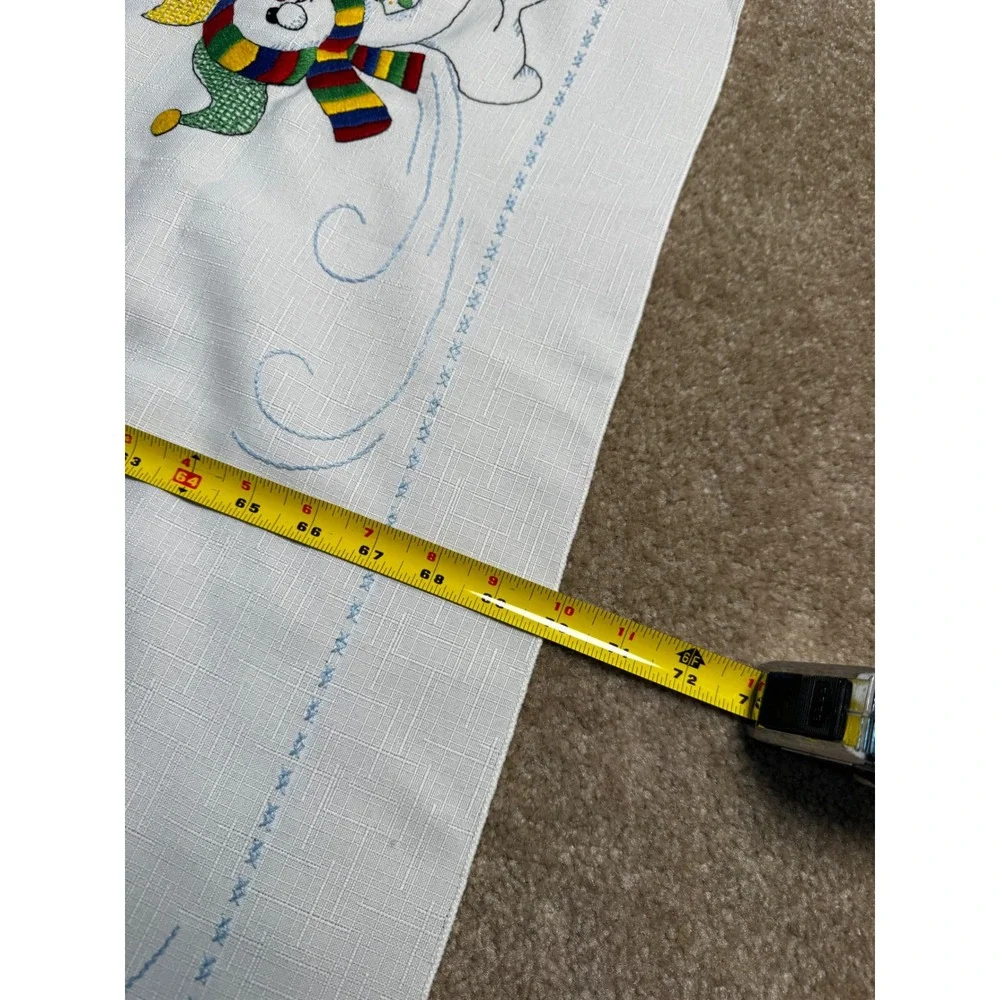 Unbranded Tablecloth Unisex 48x72 White Excellent Embroidered‎ Snowman Winter